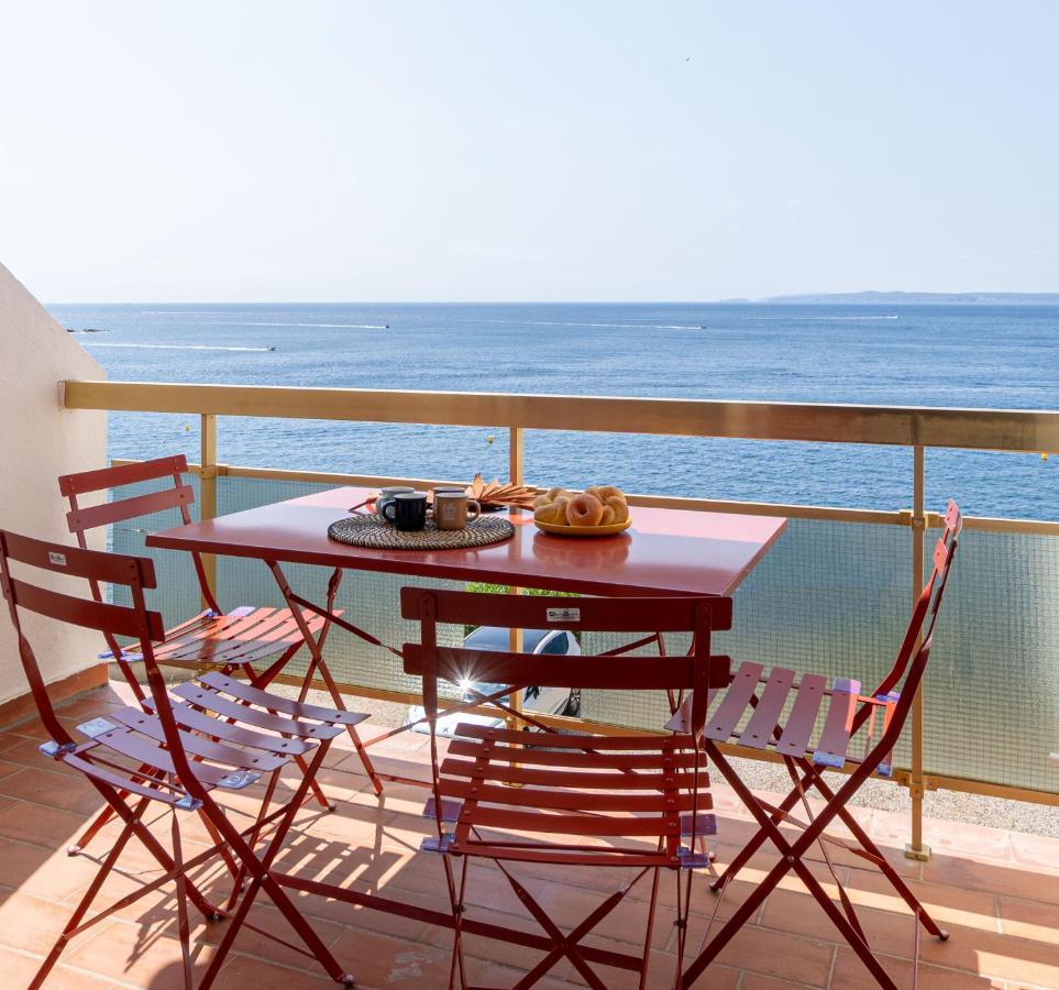 Sea Blue Apartment Roses Bagian luar foto